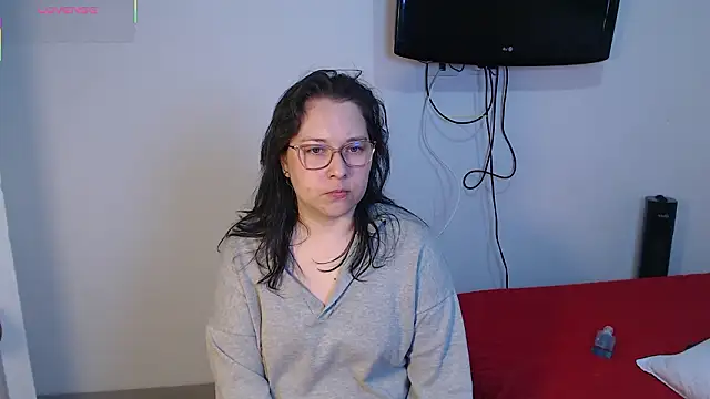 May Carlier online show from 1, 3, 2026