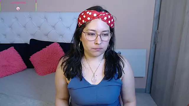 May Carlier online show from 19, 12, 2025