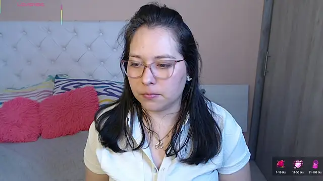 May Carlier online show from 30, 11, 2025