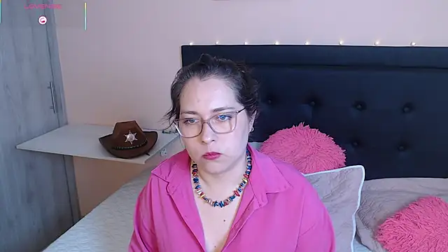 May Carlier online show from 8, 10, 2025