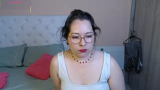 May Carlier online show from 2, 12, 2025