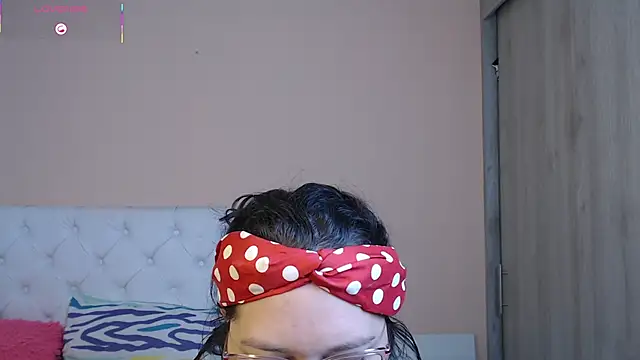 May Carlier online show from 28, 11, 2025