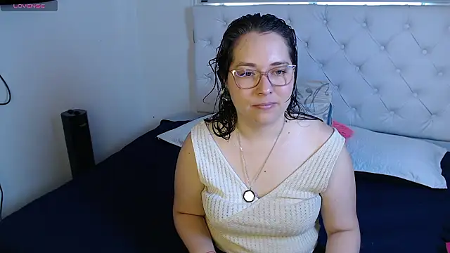 May Carlier online show from 9, 2, 2026