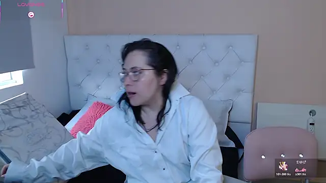 May Carlier online show from 6, 1, 2026