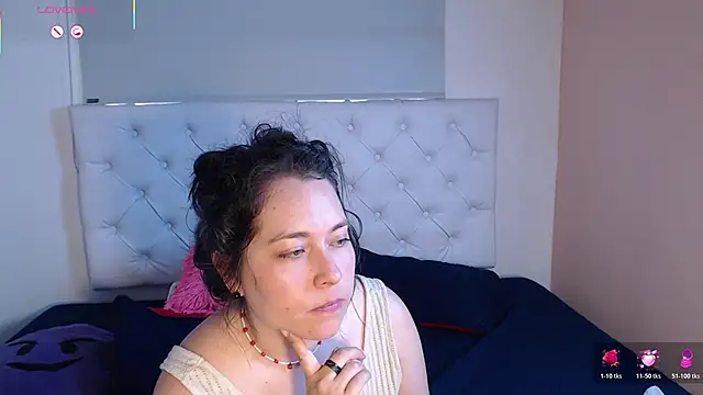 May Carlier online show from 6, 3, 2026