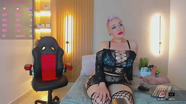 Snapshot of mia_becke chatting on 13, 9, 2025 mia becke online show from 13, 9, 2025