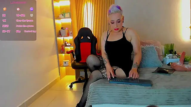 Snapshot of mia_becke chatting on 15, 9, 2025 mia becke online show from 15, 9, 2025