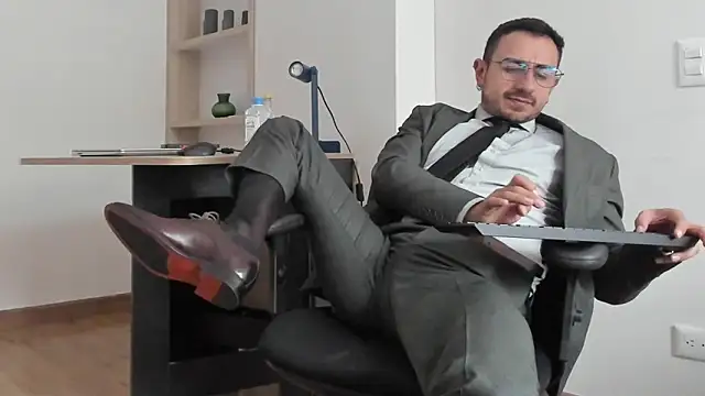 pablo-rincon95 online show from 10, 3, 2025