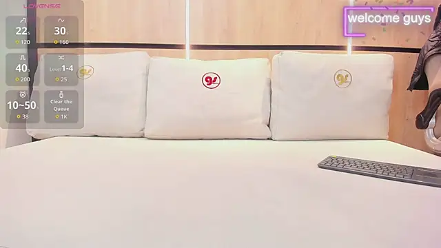 adela chase online show from 7, 10, 2025