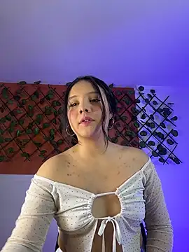 Emily Trujillo online show from 20, 11, 2025