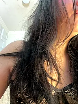 Emily Trujillo online show from 14, 9, 2025
