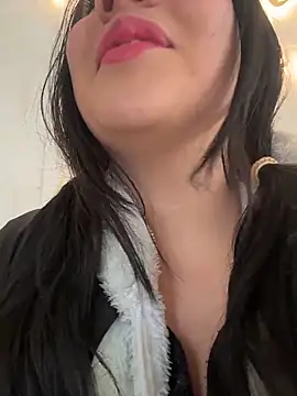 Emily Trujillo online show from 14, 10, 2025