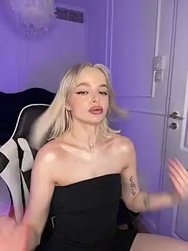horny blondiee online show from 21, 3, 2025