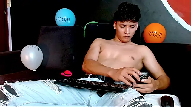 LiamEvans 0 online show from 11, 3, 2025