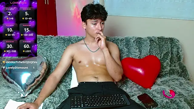 LiamEvans 0 online show from 15, 2, 2025