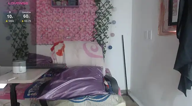 MEGANNIXX online show from 1, 1, 2025