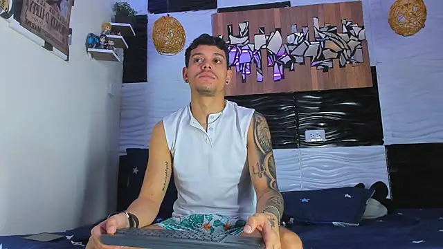 Friendsofeverything  online show from 5, 12, 2025