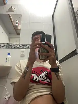 Snapshot of stivevv chatting on 12, 4, 2026 stivevv online show from 12, 4, 2026