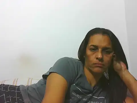 latinbrunettet online show from 26, 11, 2025