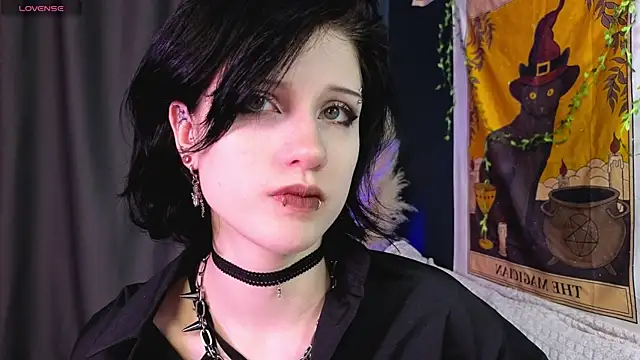 dark vamp  online show from 23, 1, 2025