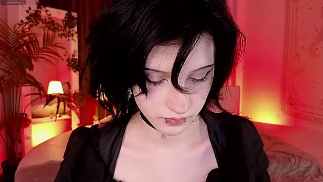 dark vamp  online show from 6, 2, 2025