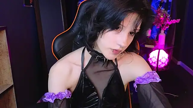 dark vamp  online show from 30, 1, 2025