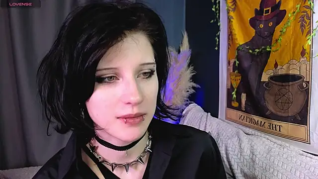 dark vamp  online show from 23, 1, 2025
