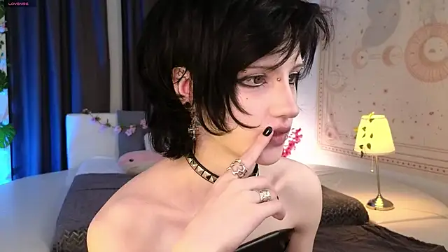 dark vamp  online show from 27, 2, 2025