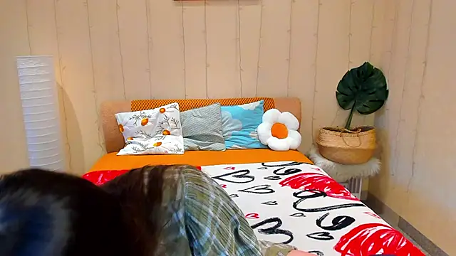Mira Karter online show from 5, 4, 2026