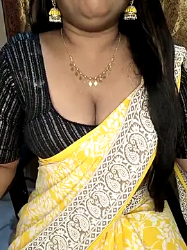 Snapshot of honey-sexy chatting on 21, 10, 2025 honey-sexy online show from 21, 10, 2025