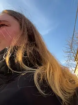 Joannakiss online show from 4, 3, 2025