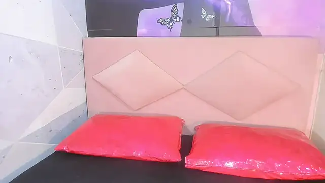 Lucy White   online show from 2, 3, 2025