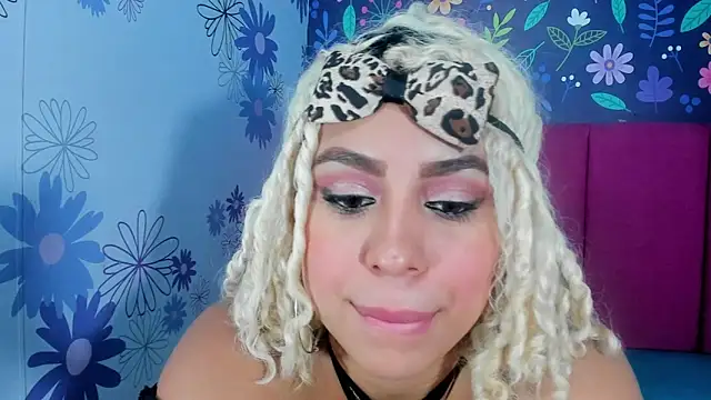 Lucy White   online show from 17, 10, 2025