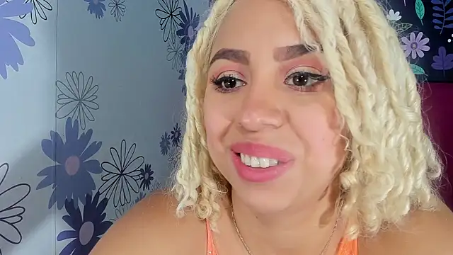 Lucy White   online show from 20, 9, 2025