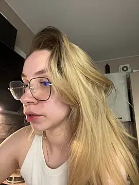 Snapshot of Kitty_Katrine chatting on 11, 5, 2026 Kitty Katrine online show from 11, 5, 2026
