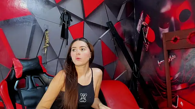 Hana and Zeta online show from 4, 11, 2025