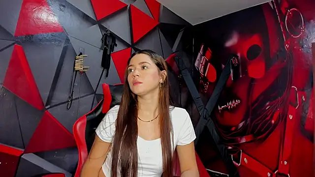 Hana and Zeta online show from 5, 11, 2025