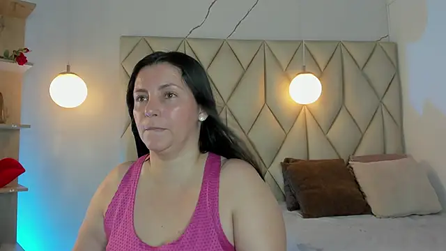 Snapshot of angelswets chatting on 5, 6, 2026 angelswets online show from 5, 6, 2026