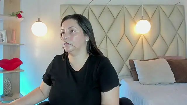Snapshot of angelswets chatting on 4, 6, 2026 angelswets online show from 4, 6, 2026