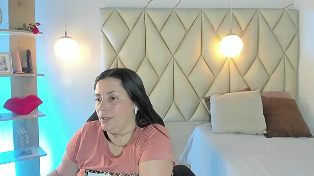 Snapshot of angelswets chatting on 28, 5, 2026 angelswets online show from 28, 5, 2026