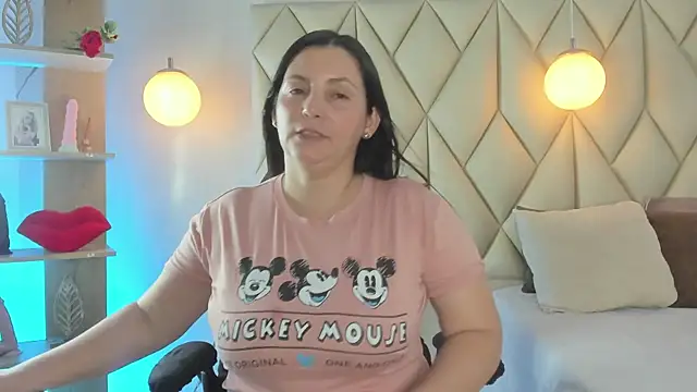 Snapshot of angelswets chatting on 27, 4, 2026 angelswets online show from 27, 4, 2026