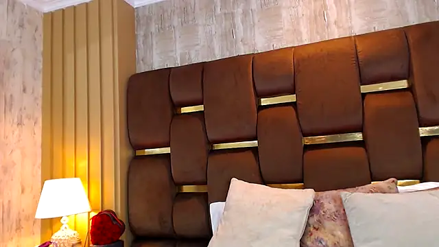 VanessaGlenn online show from 15, 11, 2025