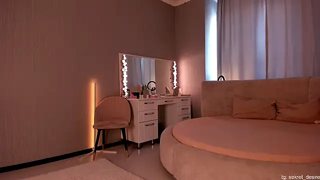 sincere shyness online show from 10, 3, 2026