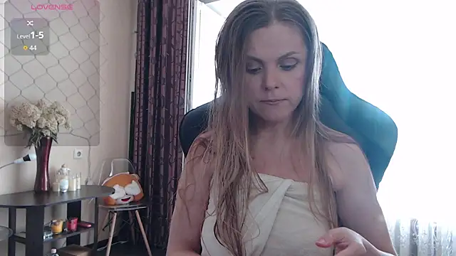 Snapshot of JessieOMays chatting on 7, 6, 2026 JessieOMays online show from 7, 6, 2026