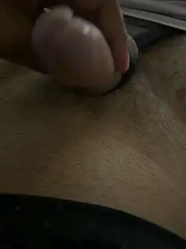 Pussylover 32 online show from 24, 4, 2026