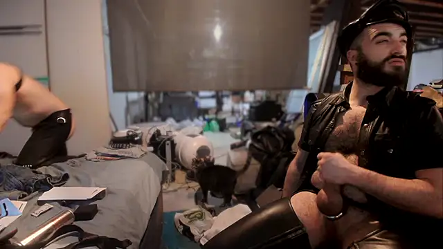 leatherpupmtl online show from 16, 12, 2024