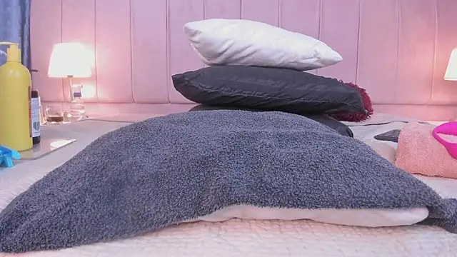 x milu online show from 12, 11, 2025