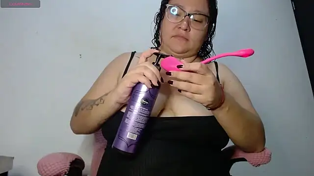 CinnamonCookiez online show from 15, 11, 2025