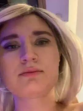 Charlotteeroseee online show from 2, 2, 2025