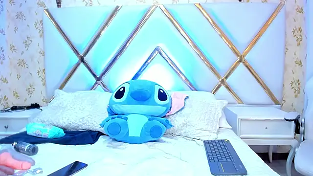 LaurenHu online show from 18, 3, 2025